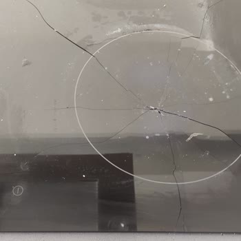 Arçelik Vitroseramik Ocak Camı İki Yıl Üst Üste Aynı Şekilde Kırıldı, Garanti Kapsamında Değişim Yapılmadı