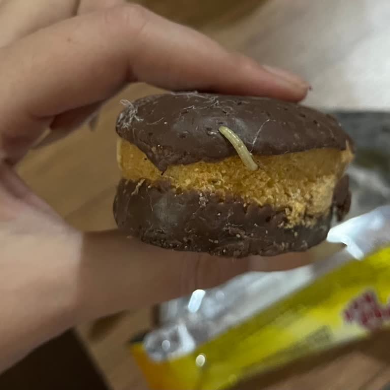 Eti Popkek Muzlu Ürününde Kurt Çıkması Ve Geri Dönüş Alınamaması