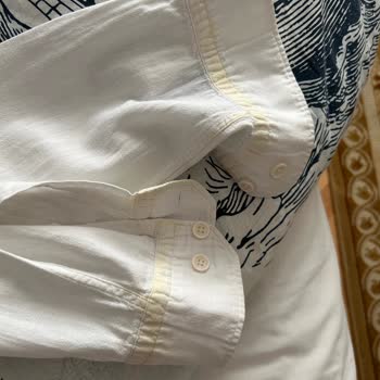 Avva Gömleklerde Kol Bölgesinde İnatçı Sararma Ve Mağazadan Çözüm Alamama