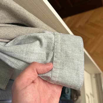 Avva Gömleklerde Kol Bölgesinde İnatçı Sararma Ve Mağazadan Çözüm Alamama