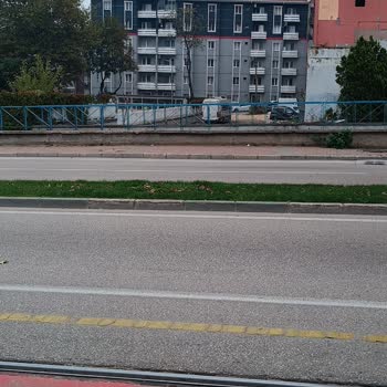 Millet Bahçesi’ne Yaya Geçişi Eksikliği Ve Artan Otopark Ücretleri Mağduriyeti