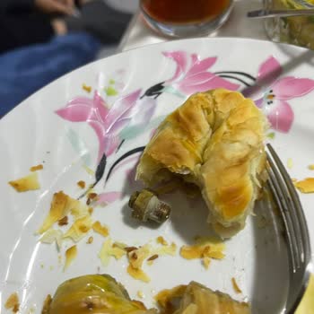 Aldığım Böreğin İçinden Makine Civatası Çıktı Mağduriyetim Giderilmedi