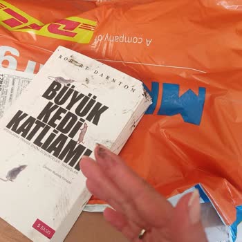 Fare Yemiş Ve Pislenmiş Kitap Sağlığımızı Tehdit Etti