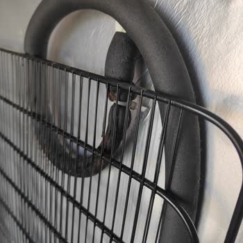 Garanti Süresi Sonrası Üretim Hatası Nedeniyle Derin Dondurucu Arızası Ve Ücretli Tamir Talebi