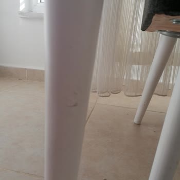 Aldığım Masa Ve Sandalyeler Güvensiz, Çocuklar Düştü Ve Ürünlerde Çatlaklar Oluştu