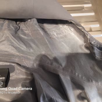 3 Kullanımda Astarı Soyulan Yağmurluk İçin Değişim Talebim Reddedildi