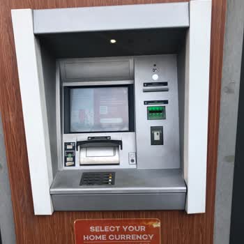 ATM'de Yutulan Paranın İade Edilmemesi Ve Çözüm Sunulmaması