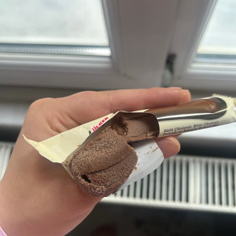Son Kullanma Tarihi Geçmemiş Çikolatada Küf Ve Renk Değişimiyle Karşılaştım
