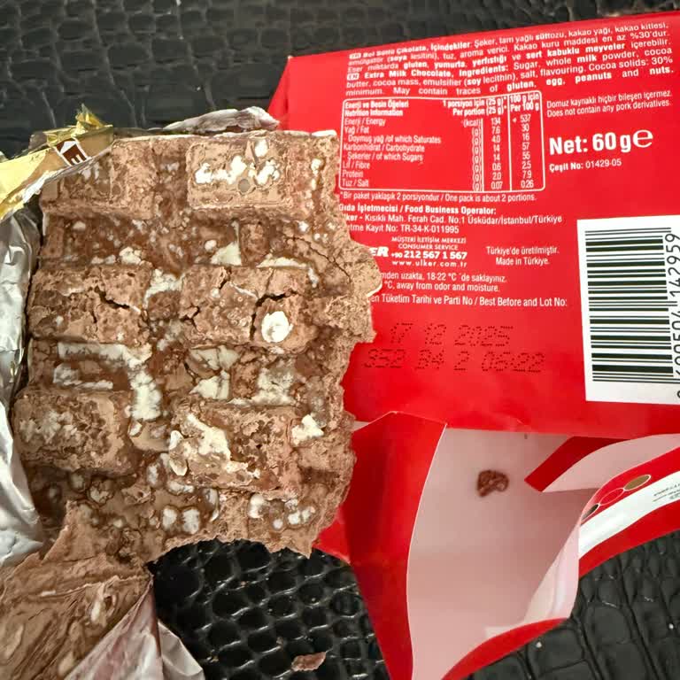 Tarihi Geçmemiş Çikolatada Küf Ve Renk Değişimi Şoku!