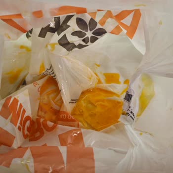 Kırık Yumurtalar Teslim Edildi, Müşteri Hizmetlerinden Dönüş Alamadım