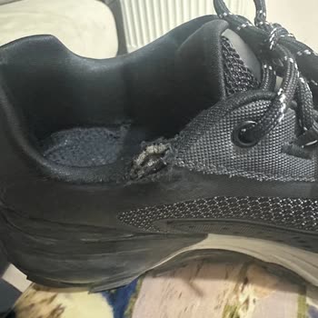 Ayakkabının İç Astarı Kısa Sürede Deforme Oldu, Garanti Kullanıcı Hatası Dedi