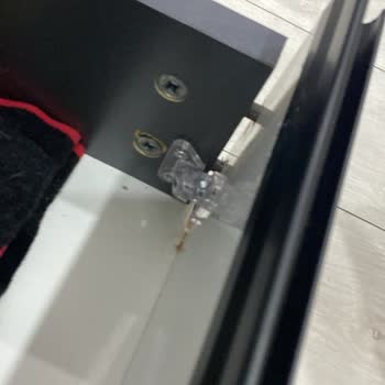 Gardırop Kapağı Üzerimize Düştü, İlgisiz Firma Mağduriyetimi Çözmüyor