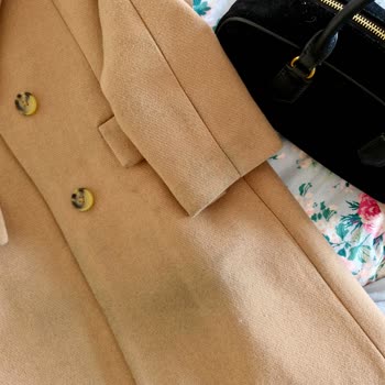 Derimod Çantadan Çıkan Boya Hem Kıyafetimi Hem Ellerimi Mahvetti, Çözüm Alamadım