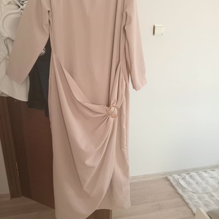 Arminee_butik Bana Tamamen Farklı Bir Elbise Gönderildi