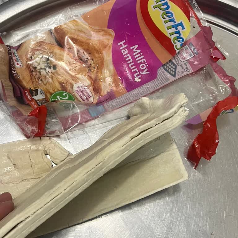 Milföy Hamurunda Eksik Poşetler Nedeniyle Hamurlar Birbirine Yapıştı