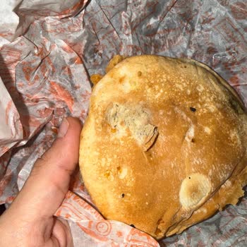 Küflü Hamburger Ve İlgisiz Personel Nedeniyle Mağduriyet