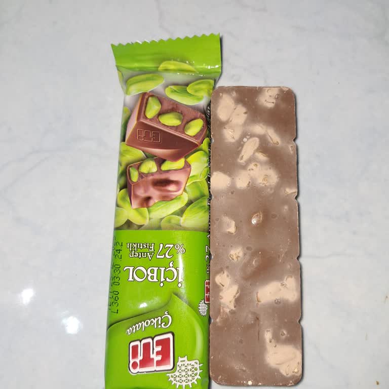 Eti Gıda İçibol Antep Fıstıklı Üründe Beyaz Lekeler Ve Değişim Talebi