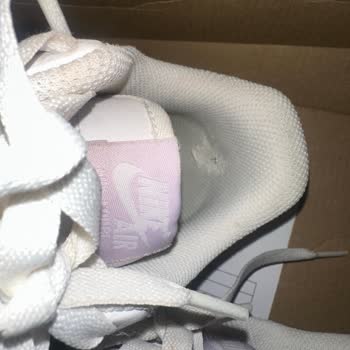 Barçın Spor Kısa Sürede Kullanılamaz Hale Gelen Nike Ayakkabı İçin Garanti Reddi ve İlgisizlik