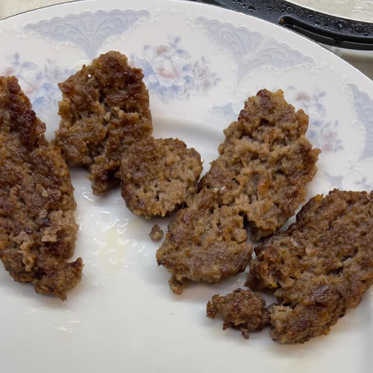 Aldığım Dana Köfte Dağıldı Ve Ekşi Tadıyla Hayal Kırıklığına Uğradım