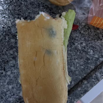 Son Kullanma Tarihi Geçmemiş UNO Sandviç Ekmeğinde Küf Sorunu