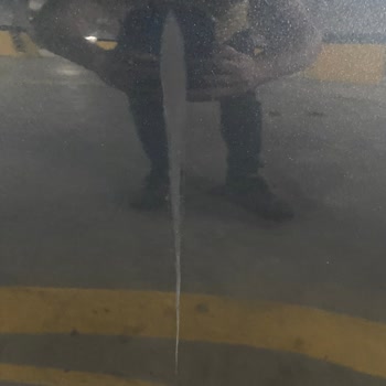 Otoparktaki Su Sızıntısı Nedeniyle Araç Boyasında Ciddi Hasar