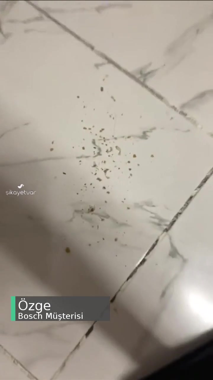 Bosch Süpürge Çektiğini Geri Döküyor videonun kapak resmi