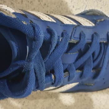 Kısa Sürede Yırtılan Adidas Çocuk Ayakkabısı İçin Değişim Talebi Ve İletişim Sorunu