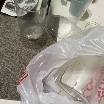 Cam Ürünler Korumasız Verildi, Kırılan Eşyalar İçin Çözüm Sunulmadı