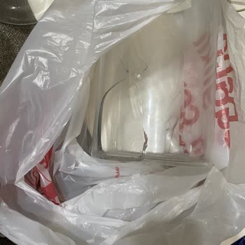 Cam Ürünler Korumasız Verildi, Kırılan Eşyalar İçin Çözüm Sunulmadı