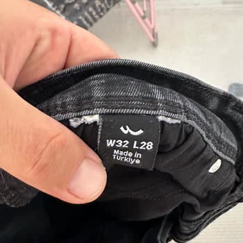 Pantolon Arka Ceplerindeki Yırtıklar Ve Değişim Taleplerimde Yaşadığım Mağaza Tutarsızlığı