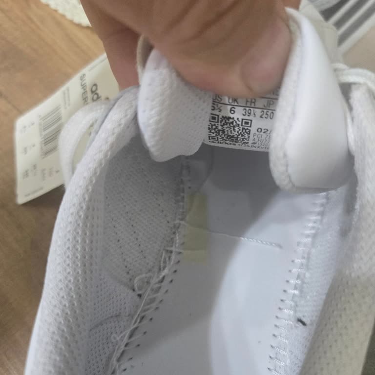 Orijinal Olmayan Ayakkabı Ve Hasarlı Kutu Nedeniyle İade Sorunu