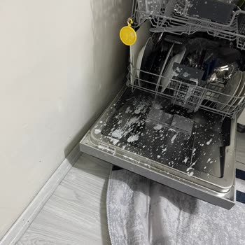 Altınkılıç Açılmamış Kefirin Patlamasıyla Mutfakta Büyük Temizlik ve Mağduriyet Yaşadım