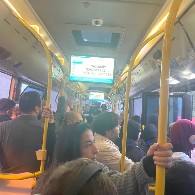 135g Çavuşbaşı Hattında Sabah Saatlerinde Aşırı Yoğunluk Ve Geç Kalma Sorunu