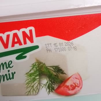 Son Kullanma Tarihi Geçmemiş Peynir Küflü Ve Bozuk Çıktı