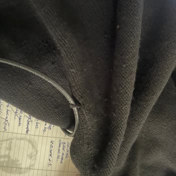 Yeni Alınan Hırkanın Bir Saatte Tüylenmesi Ve Mağaza Yaklaşımı Şaşkınlık Yarattı