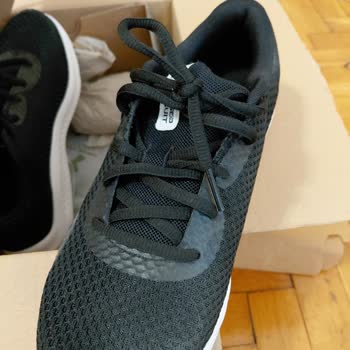 Kullanılmış Ve Kirli Ayakkabı Gönderildi, Müşteri Hizmetlerine Ulaşamıyorum