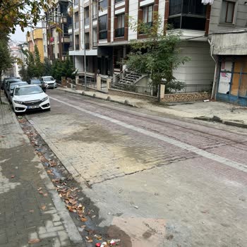 Altyapı Sonrası Bozulan Yol Ve Kaldırımlar Güvenliği Tehdit Ediyor