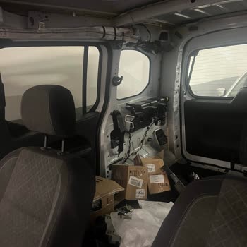 Opel Combo Aracım 3 Aydır Serviste, Teslimat Süresi Sürekli Erteleniyor Ve Mağduriyetim Giderilmiyor