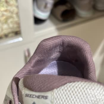Skechers Arch Fit Complaint – Warranty Claim Denied Despite Visible Defect