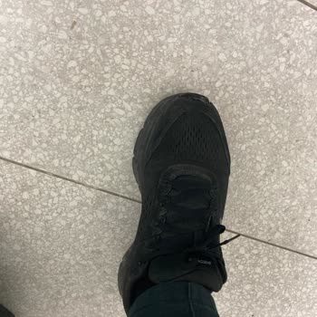 Skechers Warranty Complaint – D’Lux Walker Model Damaged Too Soon
