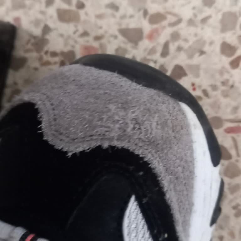 Skechers D’Lites Defective – Hole Formed Near Toe After 3 Months of Light Use