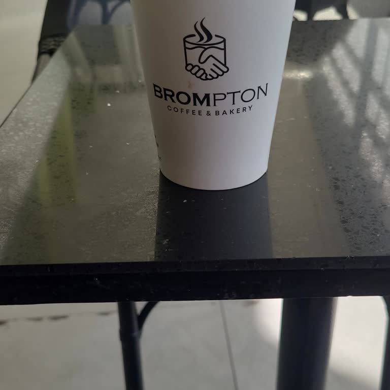 Brompton Coffee Koydukları Zencefilli Kurabiyenin Berry Kelimesi İle Uzaktan Yakında Alakası Yok