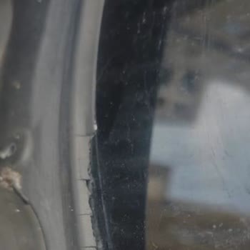 BMW 520i Ön Cam Fitili Ve Kapı Kolu Sorunları İçin Ücretsiz Onarım Talebi