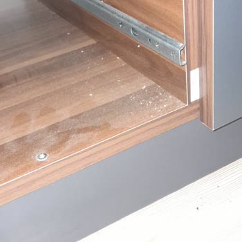 Vivense Gardırop Eksik Parça Ve Arızalı Çekmece Sorununa Çözüm Bulunmuyor