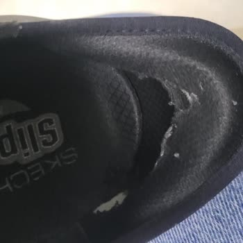 Yüksek Fiyatlı Ayakkabı 2 Ayda Deforme Oldu, Mağazadan Dönüş Yok