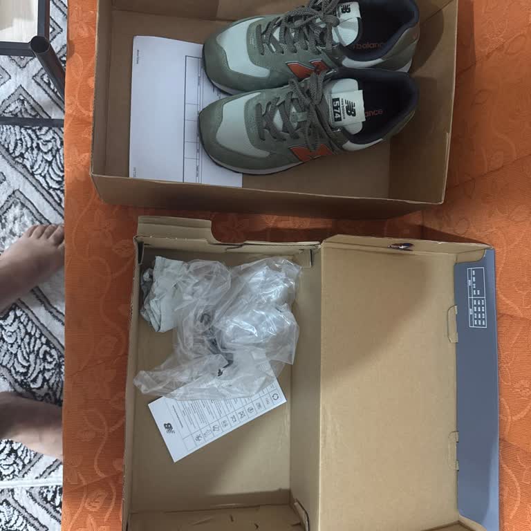 New Balance Order Incomplete – Paid for Socks, Only Shoes Delivered