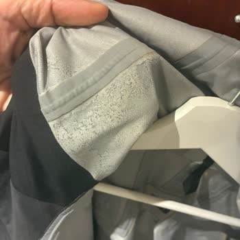 The North Face Warranty Complaint – Dragline Hood Lining Flaking Off