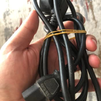 Garanti Kapsamında Kirli Güç Kablosu Gönderildi İletişimde Sorun Yaşadım