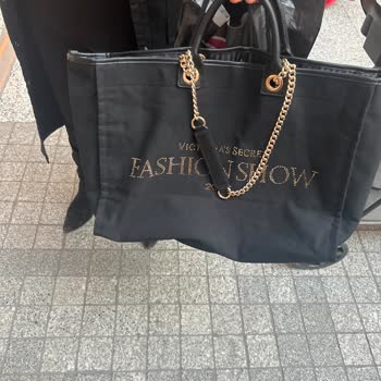 Victoria Secret Çanta İadesinde Yönetici İlgisizliği Ve Mağaza Çözüm Sunmuyor