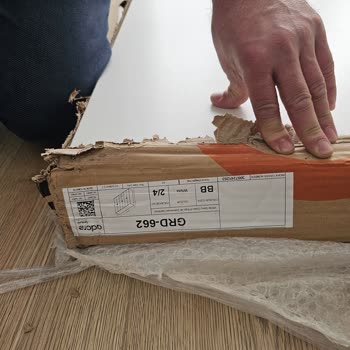 Eksik Ve Kırık Parçalarla Teslim Edilen Gardırop Siparişi İçin Çözüm Bekliyorum